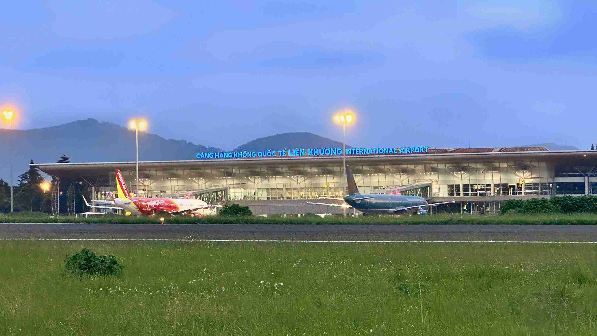Sân bay Liên Khương